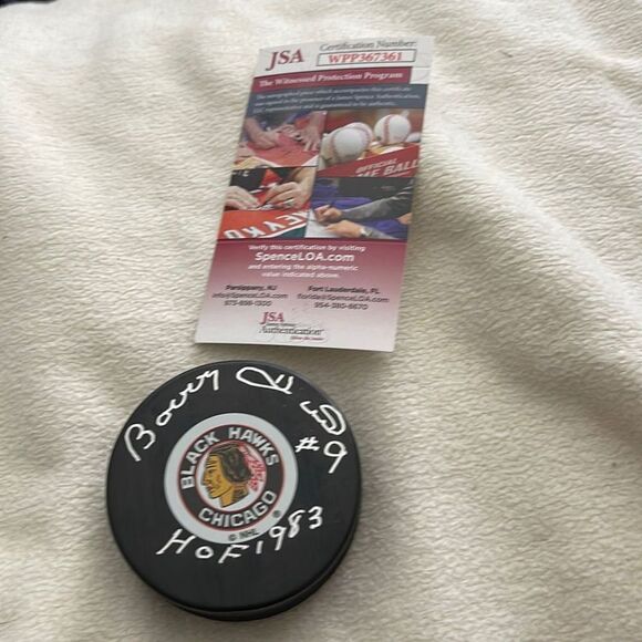 Chicago Blackhawks #9 Signed Hockey Puck JSA Authenticated Autograph - Picture 3 of 5